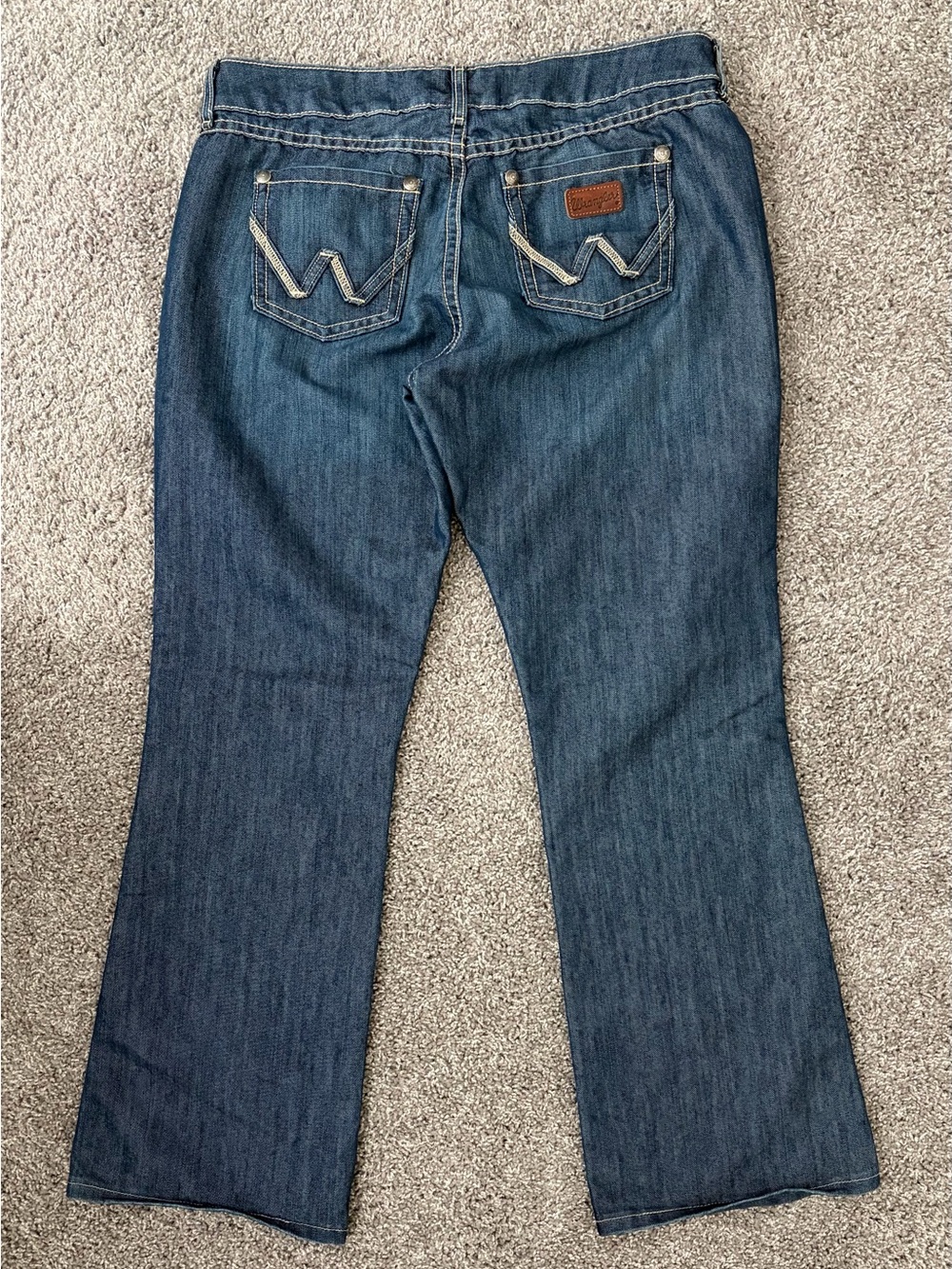 Wrangler Midrise Dark Blue Jeans With Pink Script Logo & Topstitching 13/14 X 32